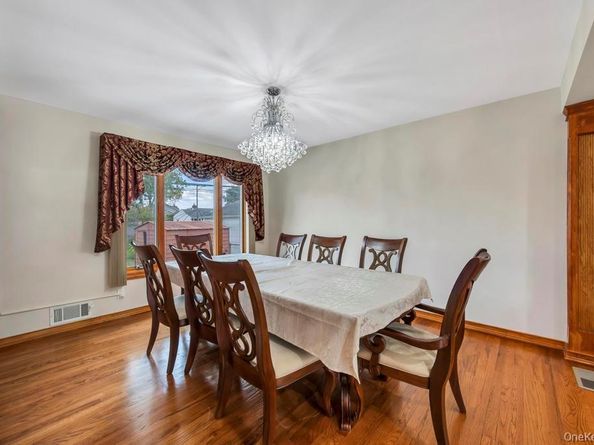 30 Andover Lane, Hicksville NY 11801