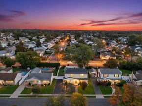30 Andover Lane, Hicksville NY 11801