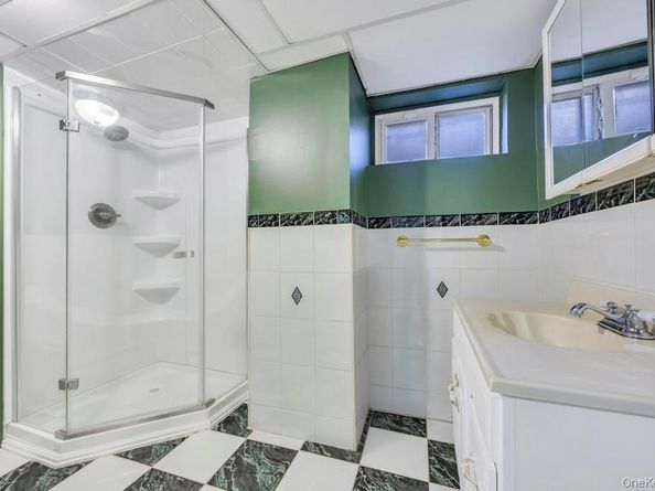 30 Andover Lane, Hicksville NY 11801