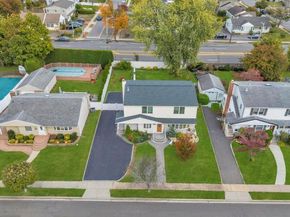 30 Andover Lane, Hicksville NY 11801