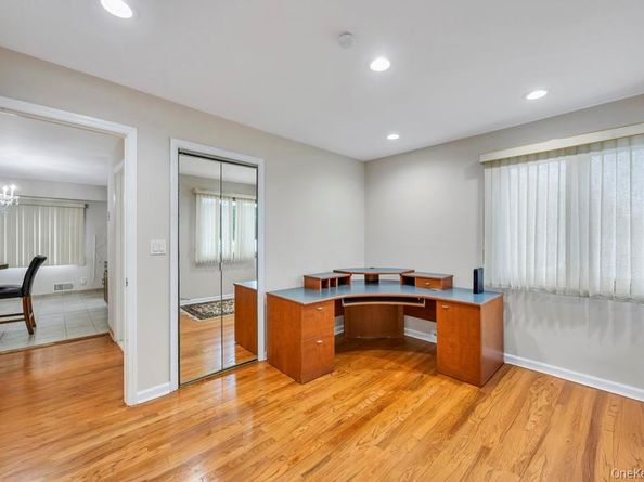 30 Andover Lane, Hicksville NY 11801