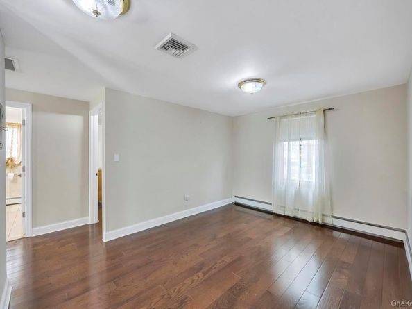 30 Andover Lane, Hicksville NY 11801