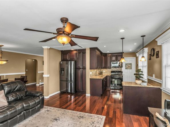 2466 Army Place, Bellmore NY 11710