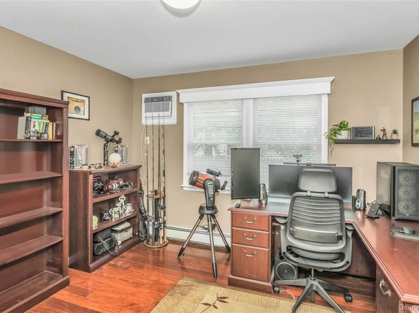 2466 Army Place, Bellmore NY 11710