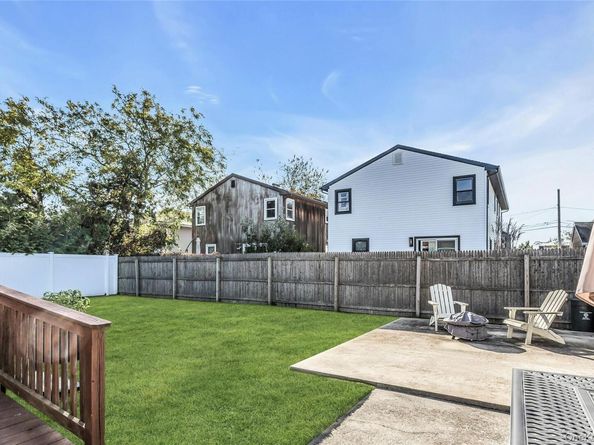 2466 Army Place, Bellmore NY 11710