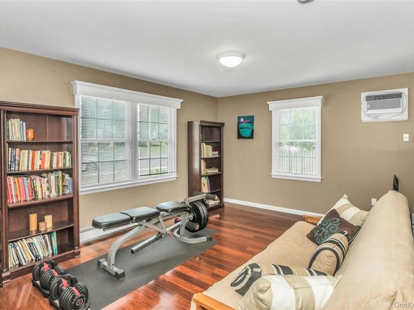 2466 Army Place, Bellmore NY 11710
