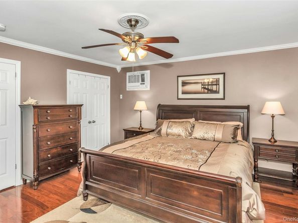 2466 Army Place, Bellmore NY 11710