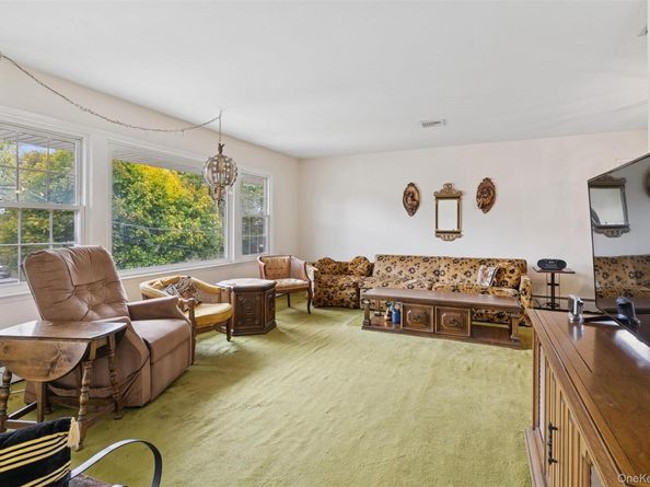 60 Catherine Street, Valley Stream NY 11581