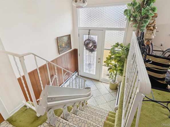 60 Catherine Street, Valley Stream NY 11581