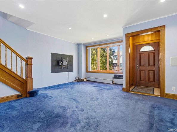 6509 77th Place Place, Middle Village NY 11379