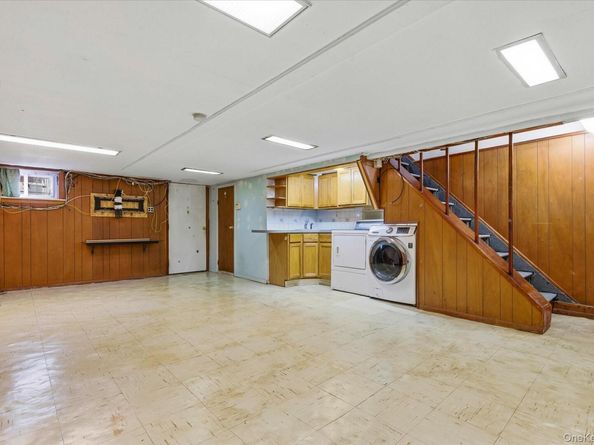 6509 77th Place Place, Middle Village NY 11379