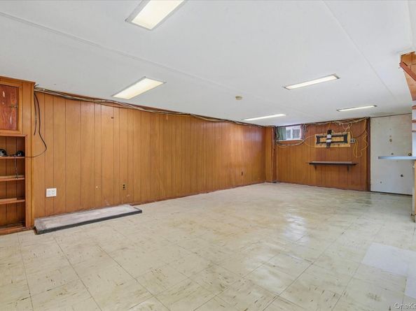 6509 77th Place Place, Middle Village NY 11379