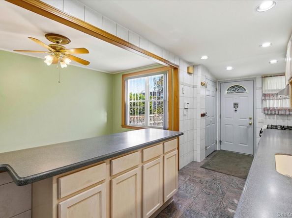 6509 77th Place Place, Middle Village NY 11379