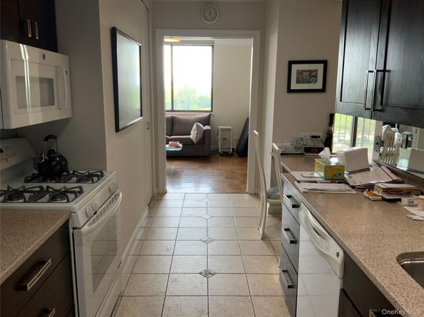 27010 Grand Central Parkway 8H, Floral Park NY 11005