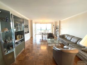 27010 Grand Central Parkway 8H, Floral Park NY 11005