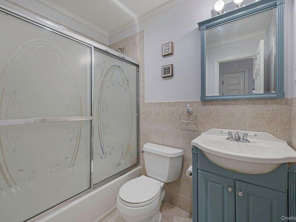 21 Francisco Avenue, Central Islip NY 11722