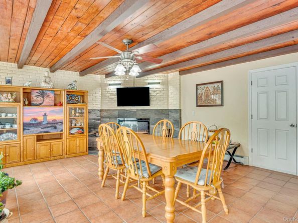 21 Francisco Avenue, Central Islip NY 11722