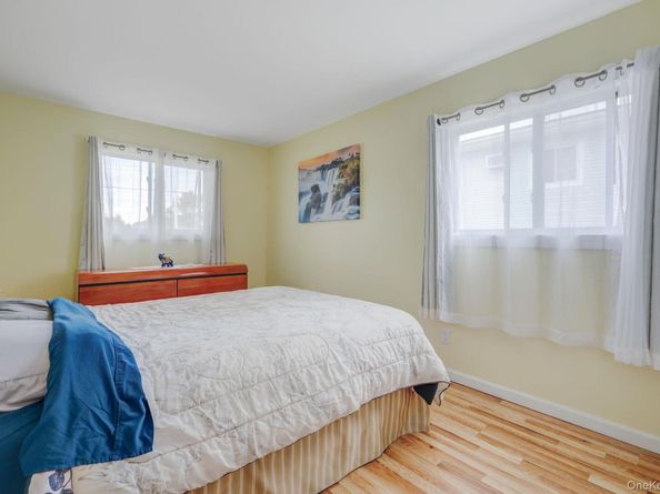 21 Francisco Avenue, Central Islip NY 11722