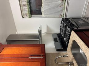 141-17 78 Rd 1O, Kew Garden Hills NY 11367