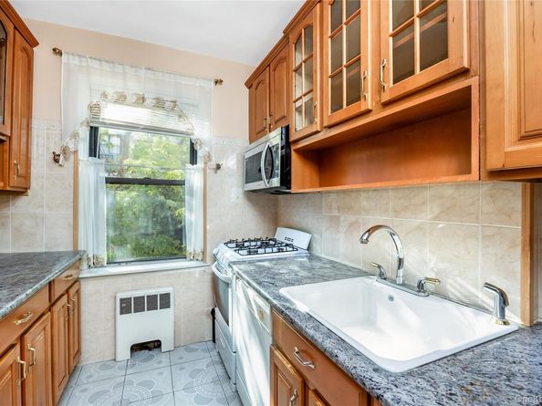 72-11 110th Street 3G, Forest Hills NY 11375