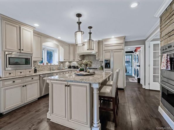 28 S Pinelake Drive, Patchogue NY 11772
