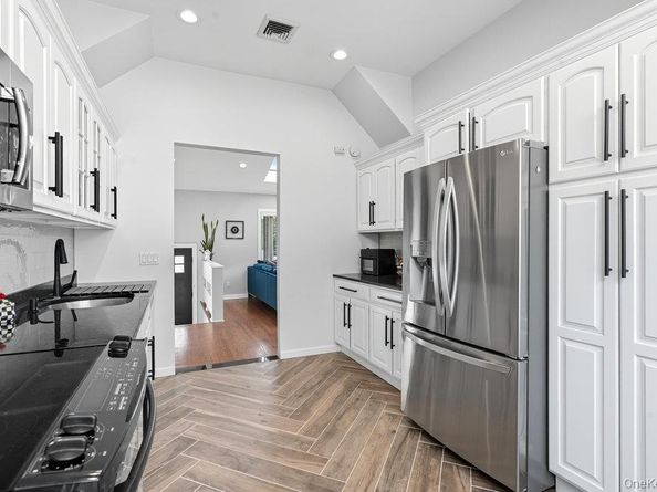 3 Fortune Lane, Jericho NY 11753
