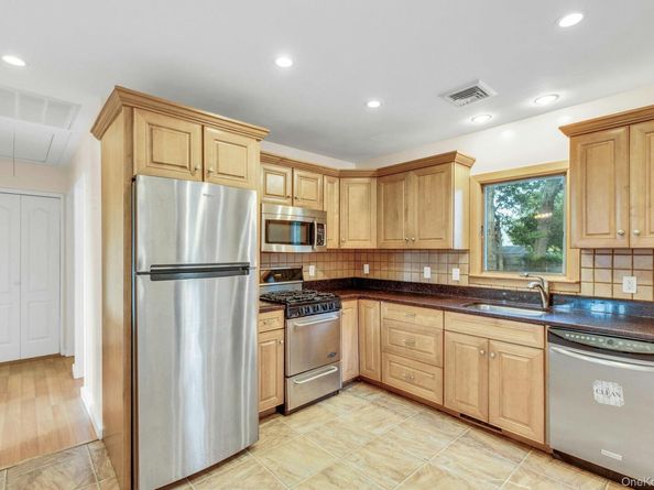 130 Sylvan Avenue, Flanders NY 11901