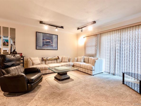 280 Franklin Avenue 11, Franklin Square NY 11010