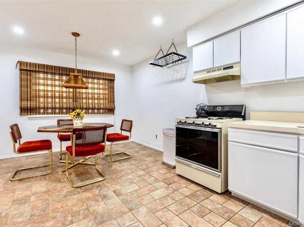 280 Franklin Avenue 11, Franklin Square NY 11010