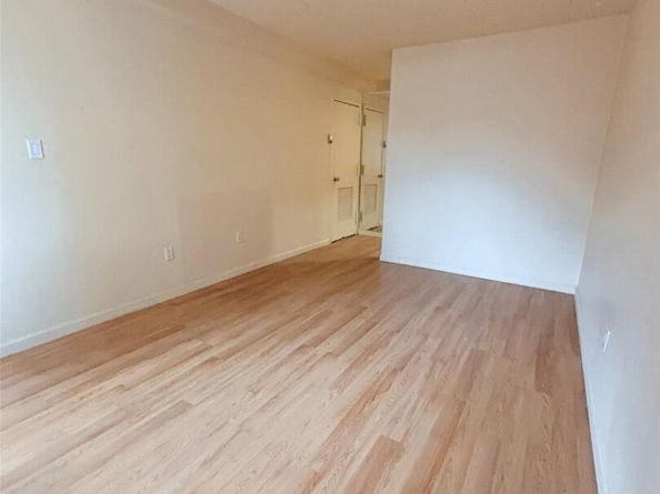 137-11 32nd Avenue 2N, Flushing NY 11354