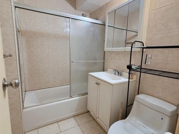 137-11 32nd Avenue 2N, Flushing NY 11354