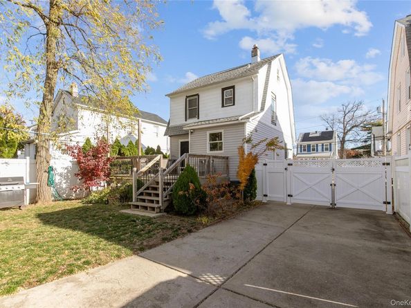 34 Avondale Street, Valley Stream NY 11581