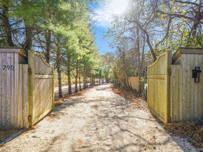 290 Montauk Highway, Southampton NY 11968