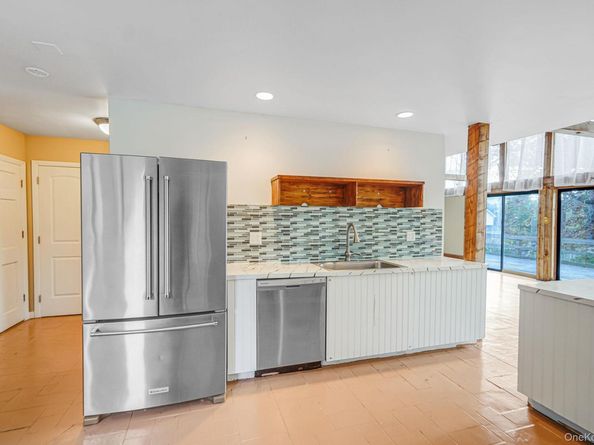 290 Montauk Highway, Southampton NY 11968