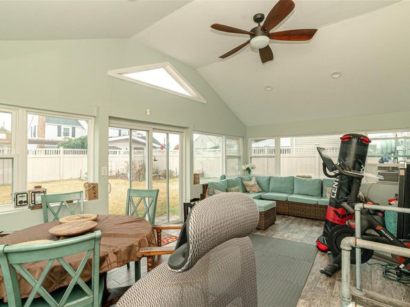 105 7th Street, Hicksville NY 11801