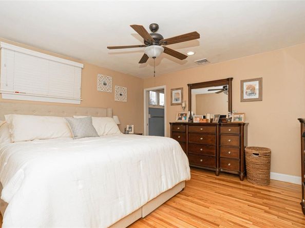 105 7th Street, Hicksville NY 11801