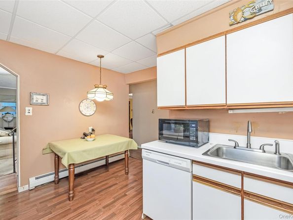 4 Florida Avenue, Copiague NY 11726