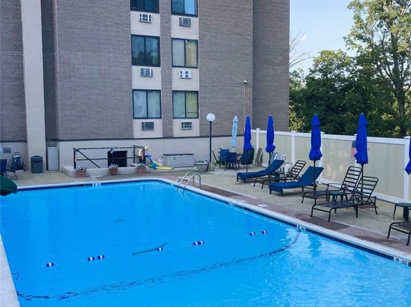 130 Colonial Parkway 1C, Yonkers NY 10710