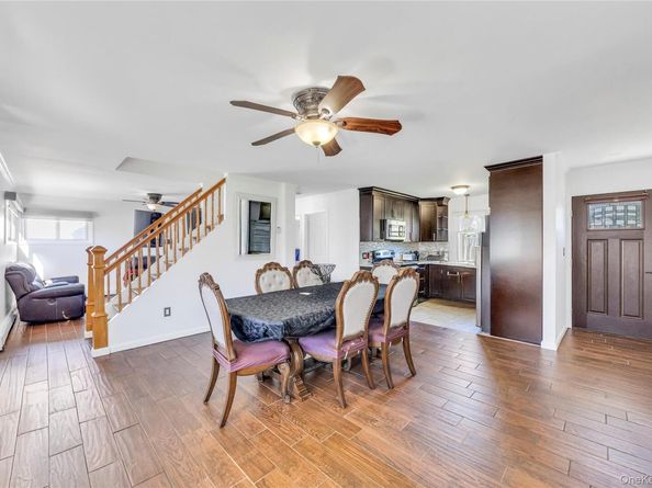 20 Bridge Lane, Hicksville NY 11801