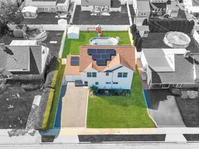 20 Bridge Lane, Hicksville NY 11801