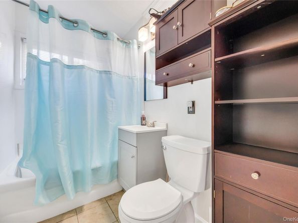 20 Bridge Lane, Hicksville NY 11801