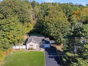 2880 Brookfield Drive, Yorktown Heights NY 10598