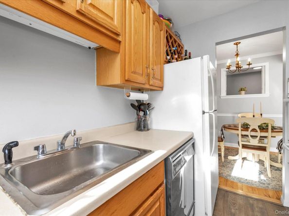 200 Atlantic 321, Lynbrook NY 11563