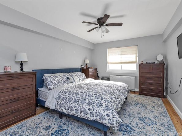 200 Atlantic 321, Lynbrook NY 11563