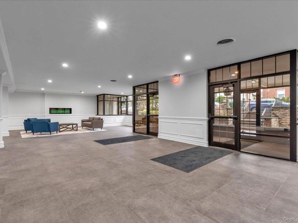 200 Atlantic 321, Lynbrook NY 11563