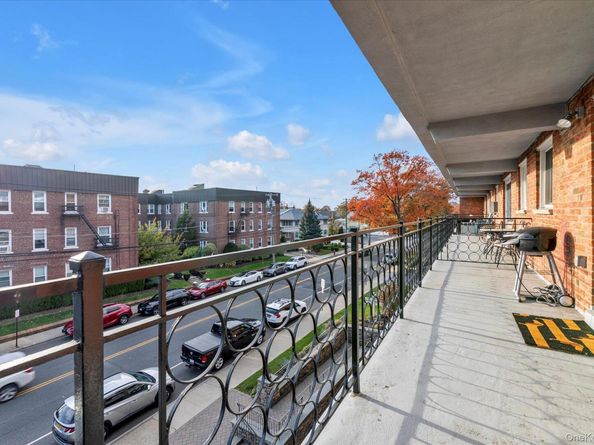 200 Atlantic 321, Lynbrook NY 11563