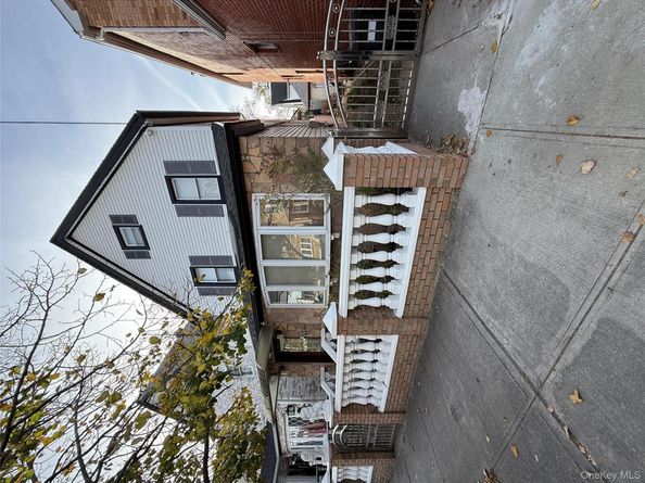 91-14 182nd Street, Hollis NY 11423