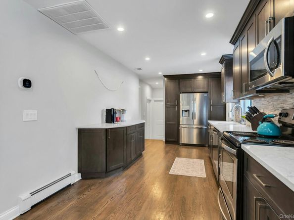 5 Cody Avenue, Glen Head NY 11545