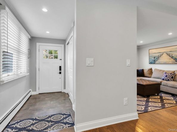 5 Cody Avenue, Glen Head NY 11545