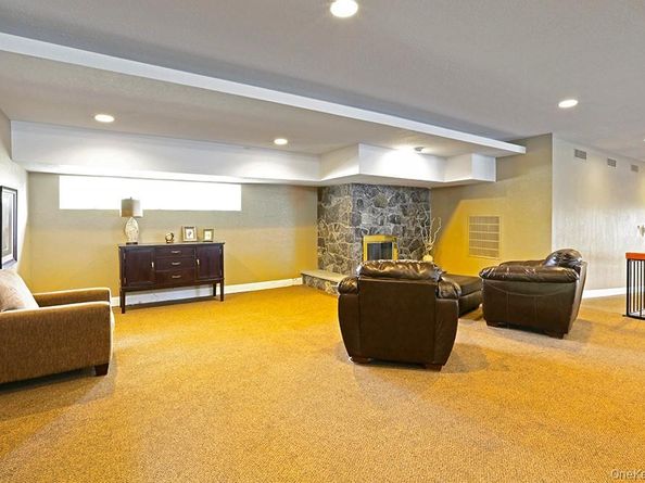 19 Dogwood Lane, Manorville NY 11949